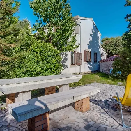 In 38399 Apartamento Mali Lošinj